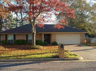 817 Peggy Dr, Whitehouse, TX 75791