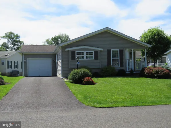 207 Spring Meadow Cir, New Hope, PA 18938