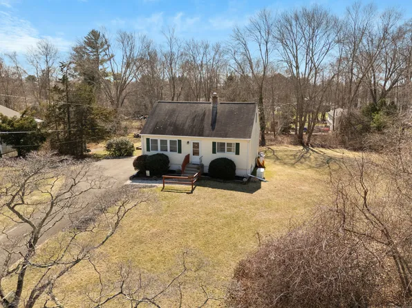 37 Willow Court, Clinton, CT 06413