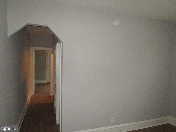 4th image of 5241 Oxford Ave #1R