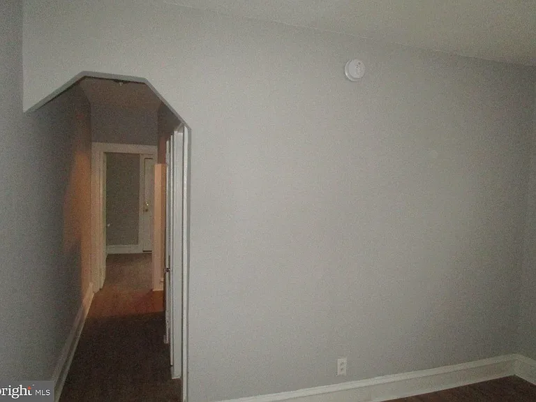 5241 Oxford Ave #1R — Photo 4