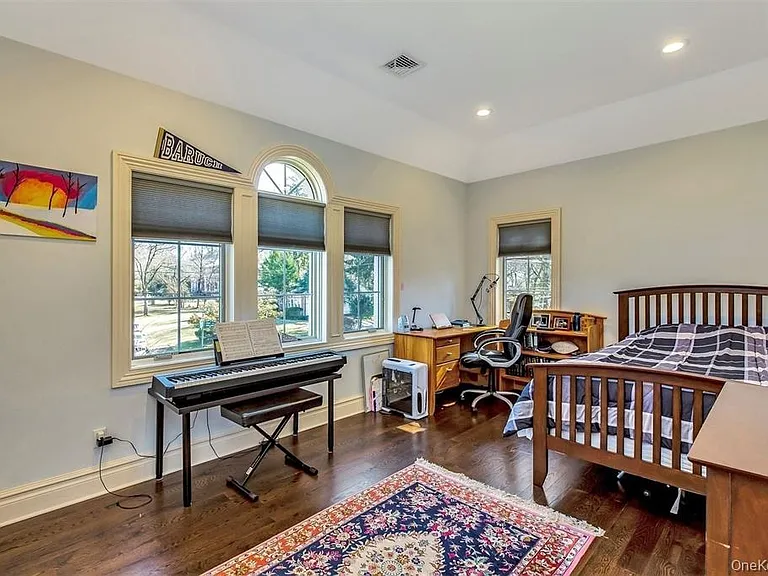 26 Spring Ln — Photo 14