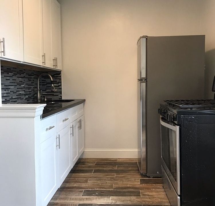 1st image of 18914 Crocheron Ave APT 301