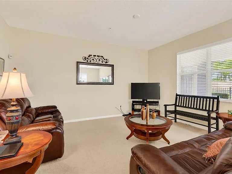 1323 Priory Cir — Photo 15