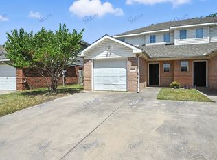 1317 Village Garden Dr, Azle, TX 76020
