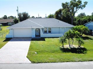 910 SE 32nd Ter, Cape Coral, FL 33904