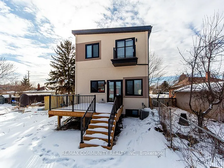 475 Wilson Rd N — Photo 49