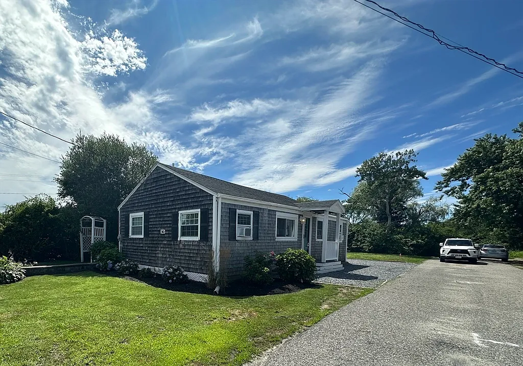 2 bed, 1.0 bath, 840 sqft, $2,500 — Photo 3