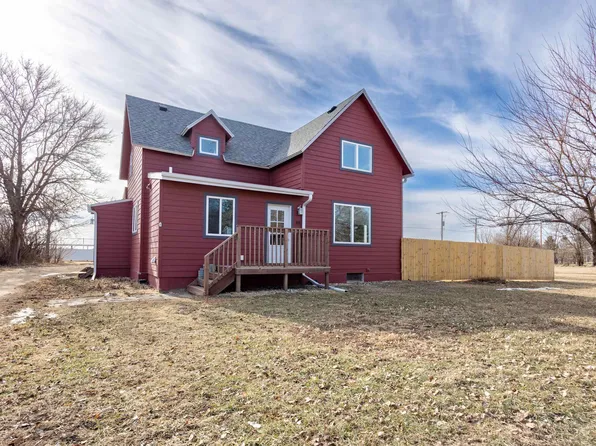 111 Ash St, Canistota, SD 57012