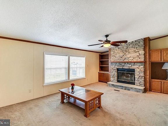 5th image of 89 Skyline Locust Dr