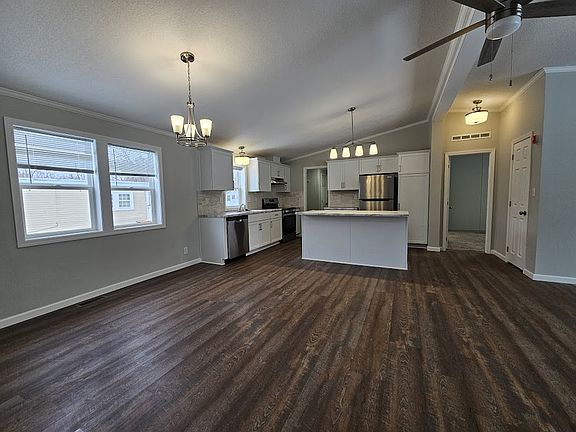 3rd image of 400 Center Ave S Trailer 69