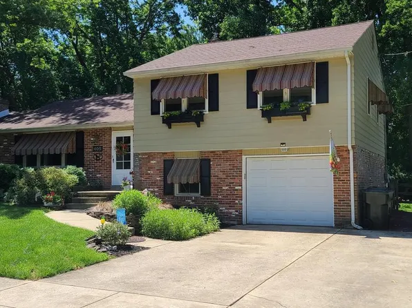 405 Country Club Dr, Newark, DE 19711