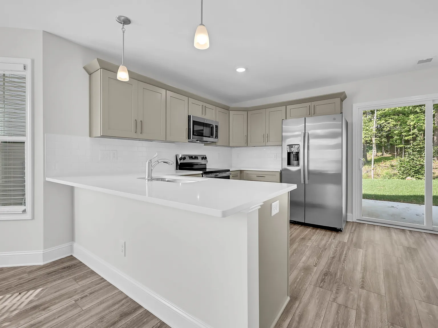 214 Limestone Point Drive - 1 — Photo 3