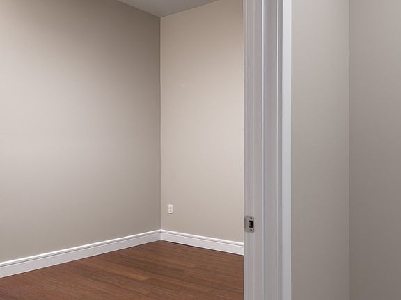 3rd image of 4400 Manchester Ave APT 412