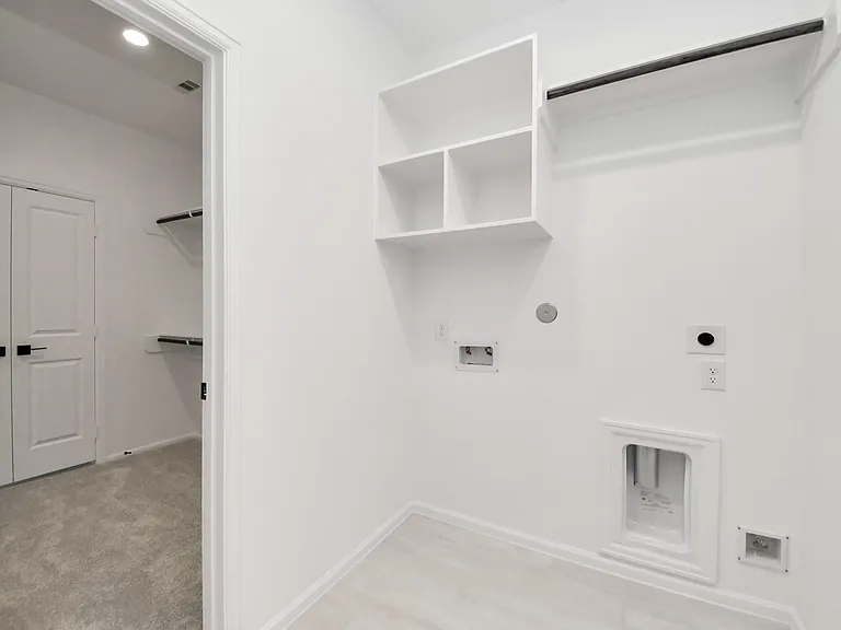 10706 Ursa St — Photo 44