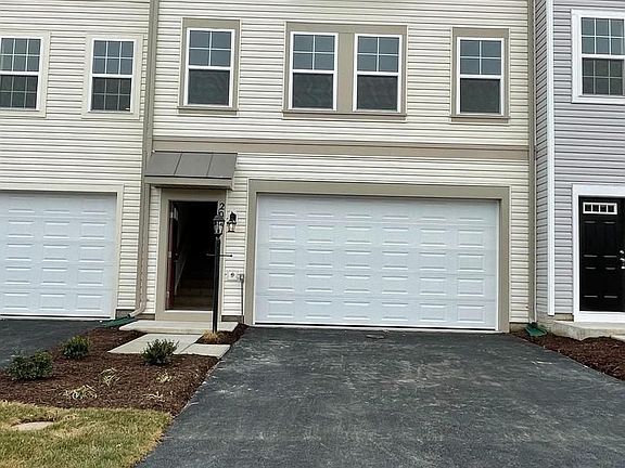 4th image of 202 Norland Knoll Dr
