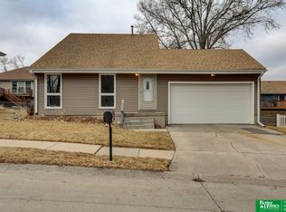 12834 Grant Cir, Omaha, NE 68164