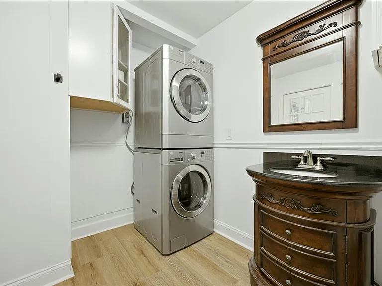 2220 Spring Mill Cv — Photo 21
