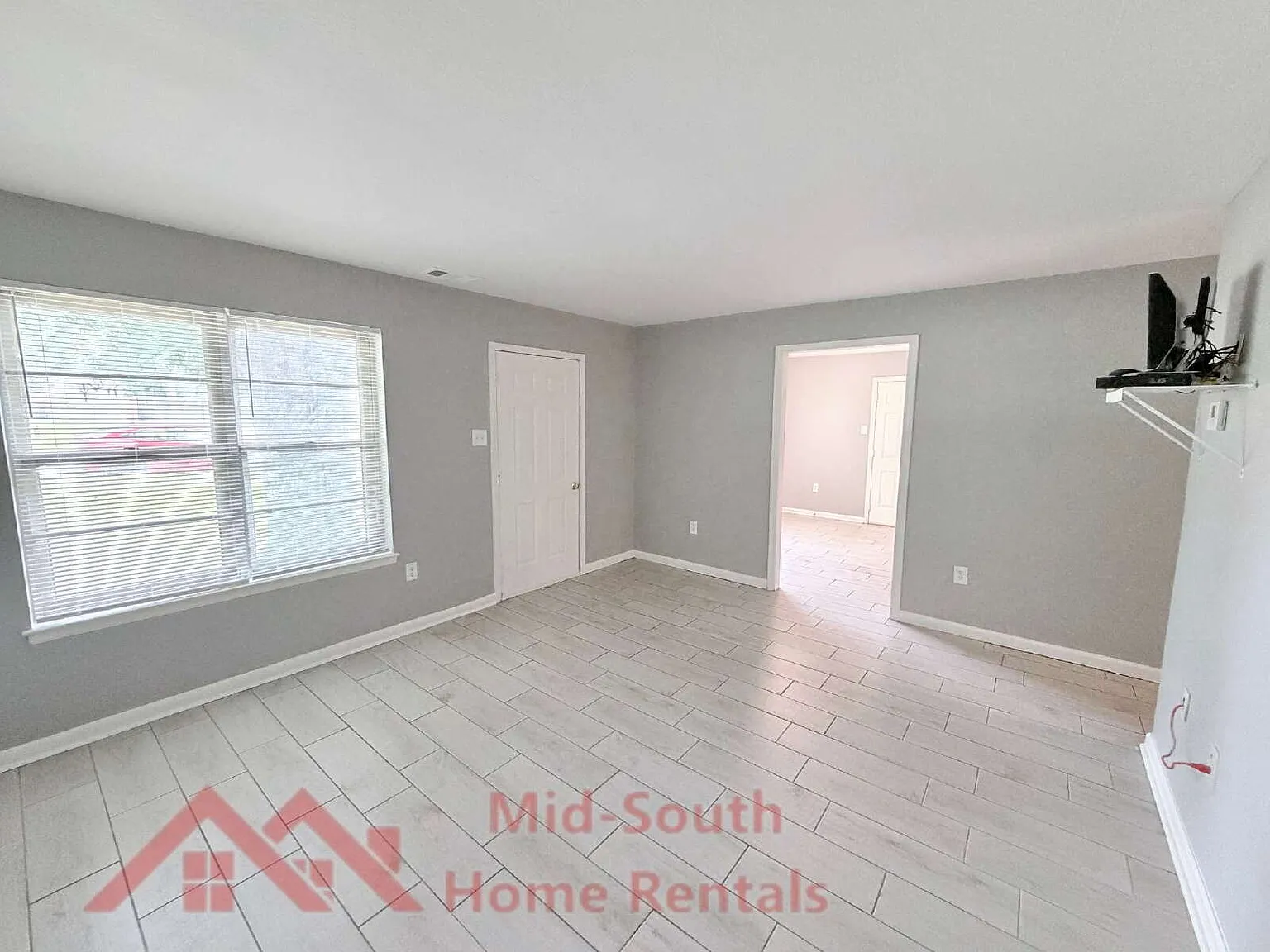 4 bed, 1.5 bath, 1137 sqft, $1,325 — Photo 4