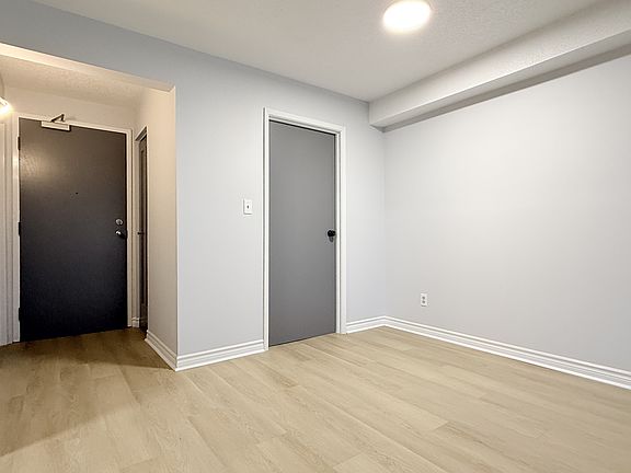 5th image of 2940 Elsmere Ave #105
