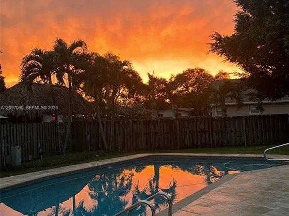 11810 NW 16th St, Pembroke Pines, FL 33026