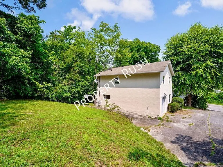 424 Hedgewood Dr — Photo 26