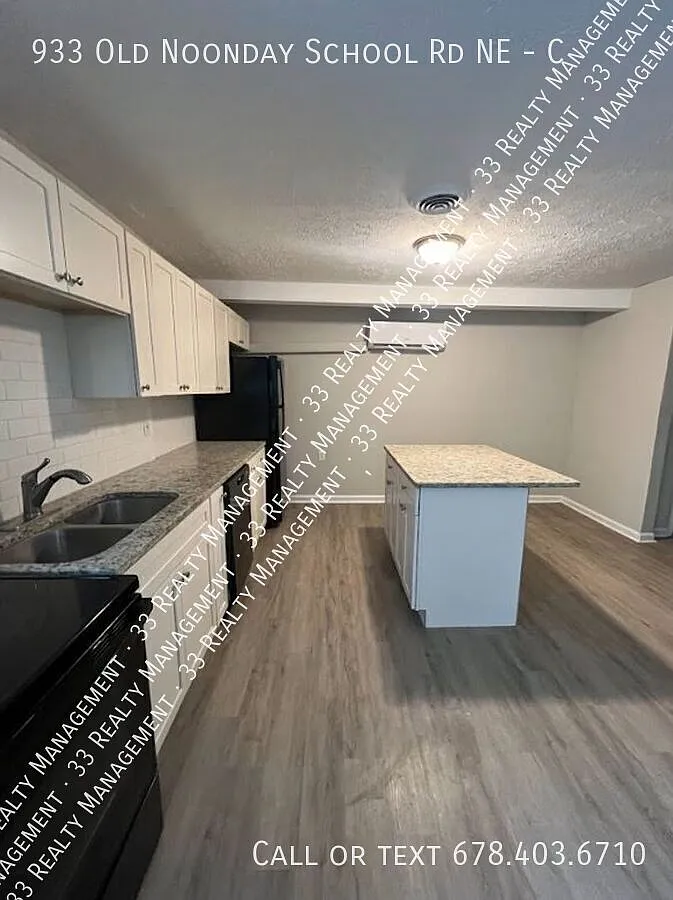 Triplex Unit Basement Unit Available Now! - Unit C - 3 Bed/ 2 Bath — Photo 2