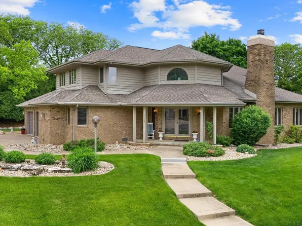 11201 N Oak Trail Dr, Peoria, IL 61615