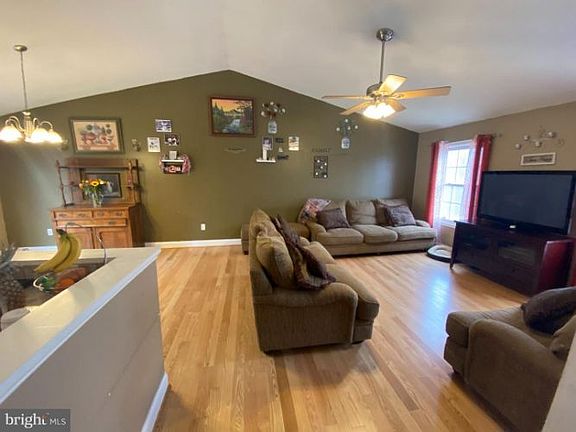 2nd image of 517 Pheasant Dr