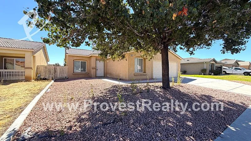3 bed, 2.0 bath, 1104 sqft, $1,950 — Photo 3