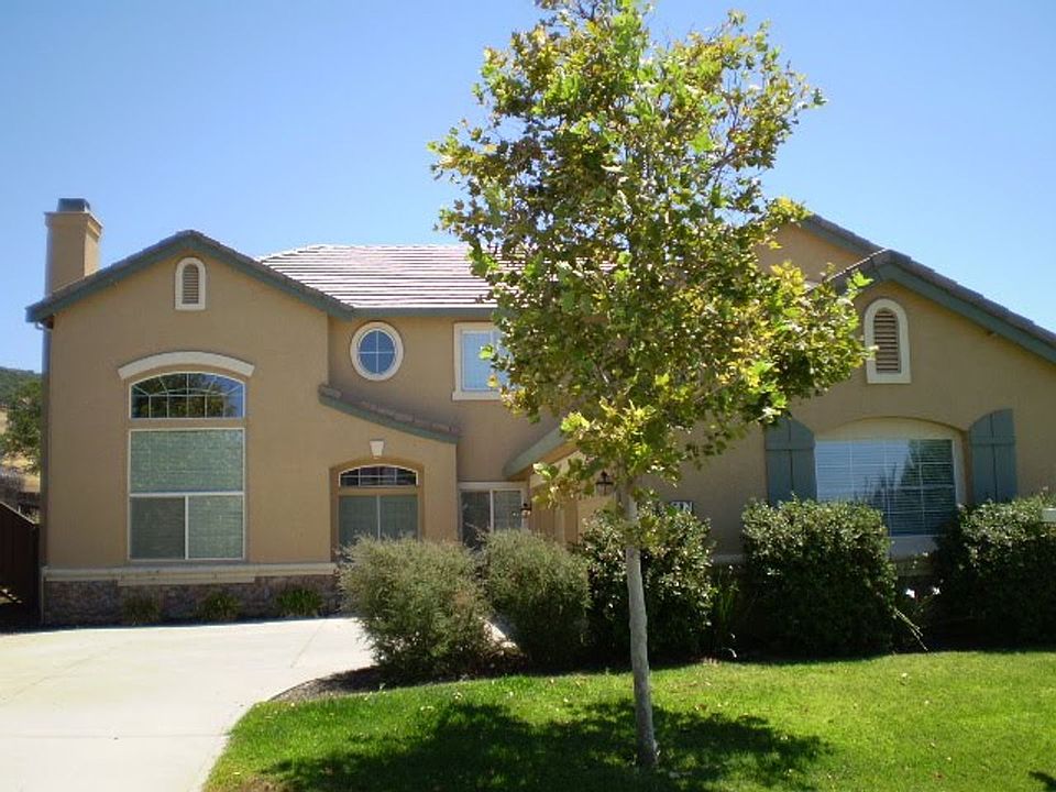 1st image of 997 Glennfinnan Way