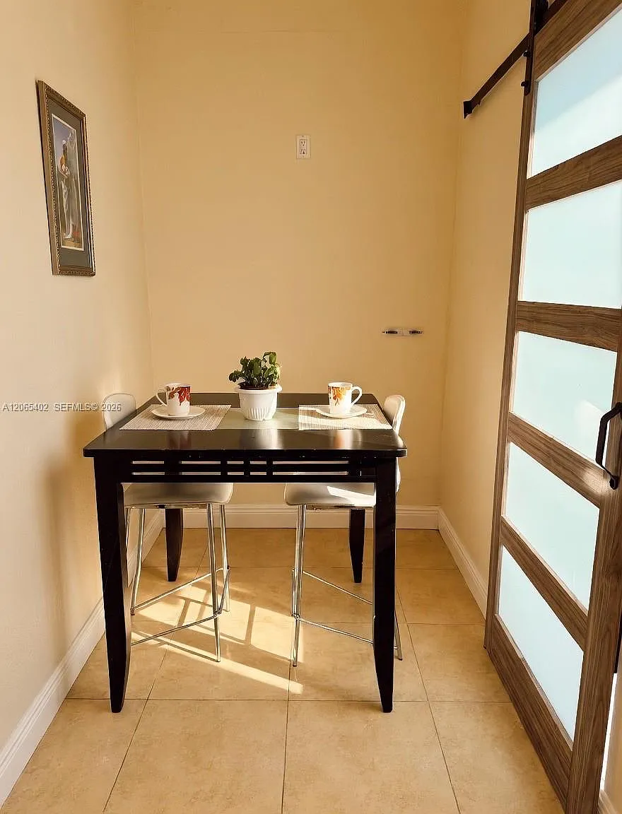 Milon Venture — Photo 4
