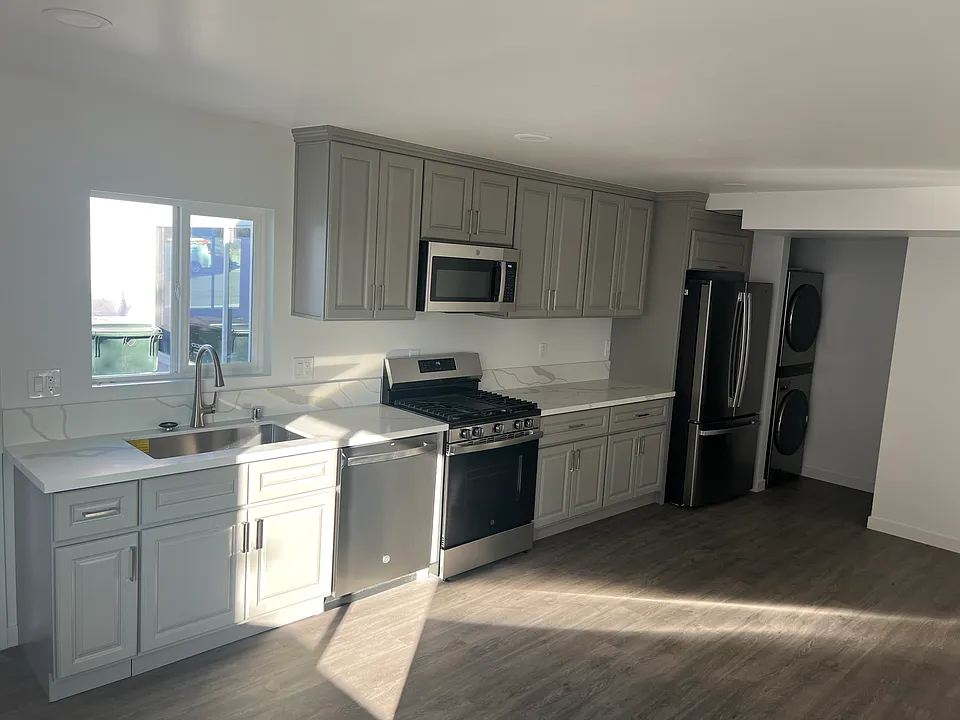 10111 Rayline Way