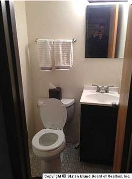 5th image of 51 Stonegate Dr