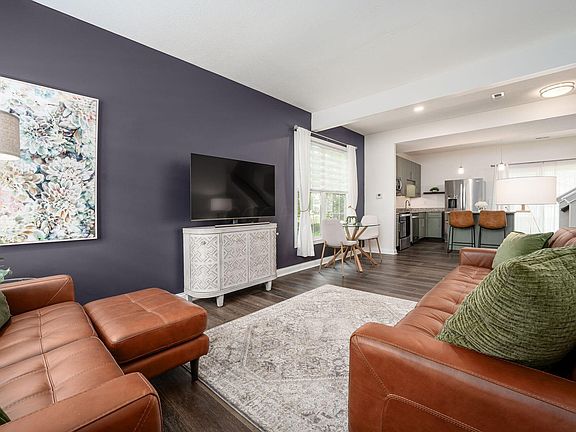 2nd image of 5565 Brassie Cir #601