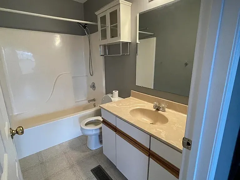 3214 Bridlerun Dr — Photo 16