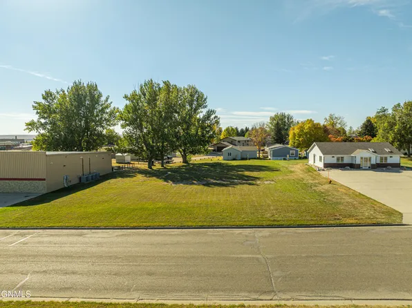 1127 Border Ln, Washburn, ND 58577