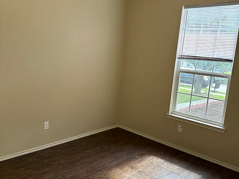 1411 Bankston Dr — Photo 17