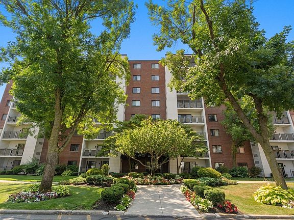 2nd image of 22 9th St APT 102