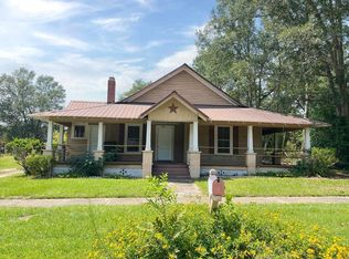 385 N Lewis St, Metter, GA 30439