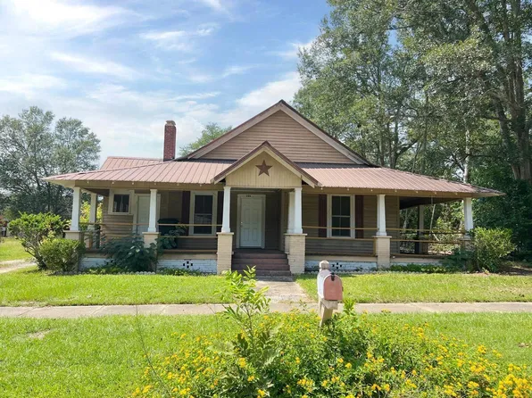 385 N Lewis St, Metter, GA 30439