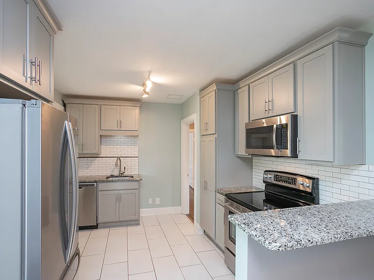 611 Shady Ln — Photo 11