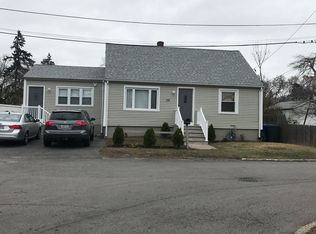 28 Lauder Ave, Pawtucket, RI 02860