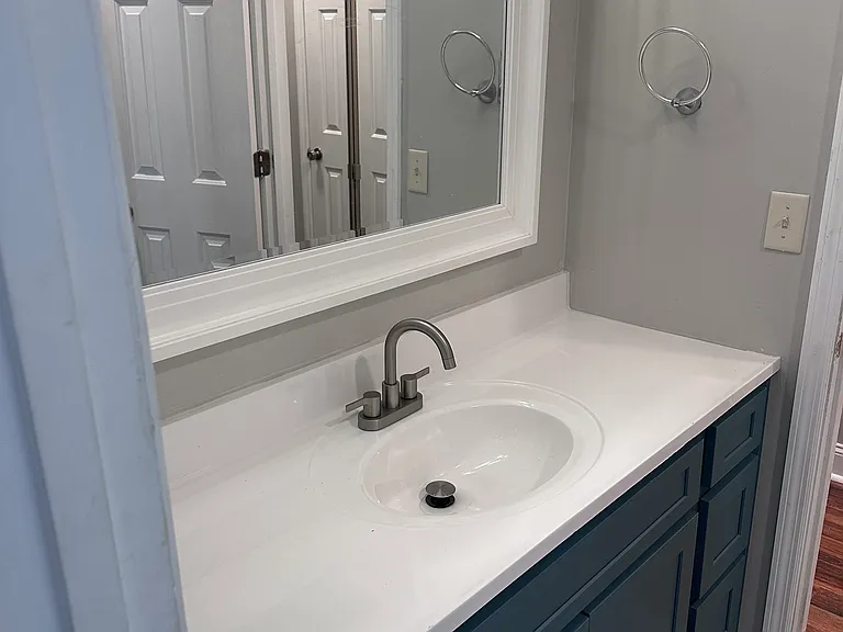 2041 Greenwood Pl SW — Photo 8
