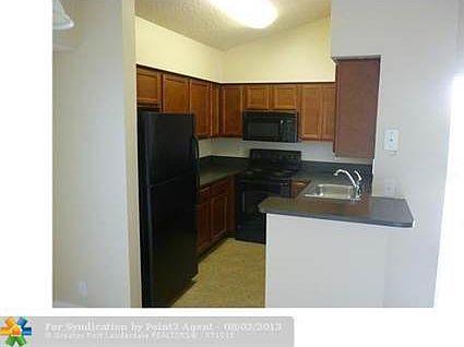 3rd image of 7620 Westwood Dr APT 220
