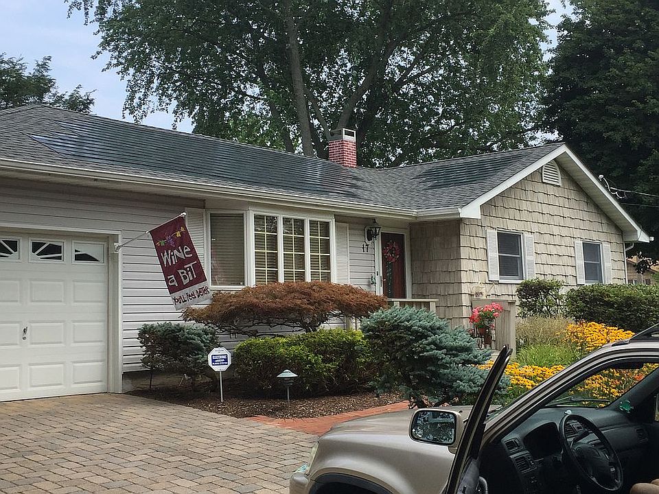 2nd image of 17 Donald St