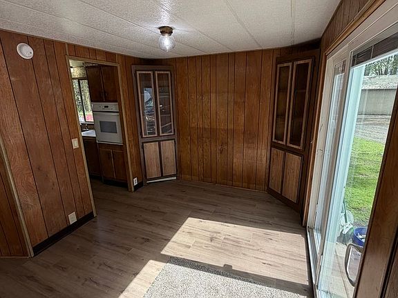 4th image of 4930 NE Dawn Ln #4934