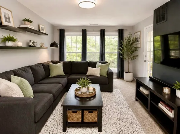 240 S Reynolds St APT 309, Alexandria, VA 22304