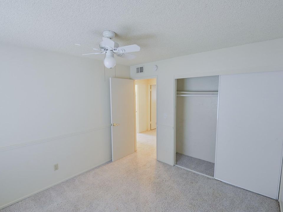 2nd image of 53 Serpentine Rd