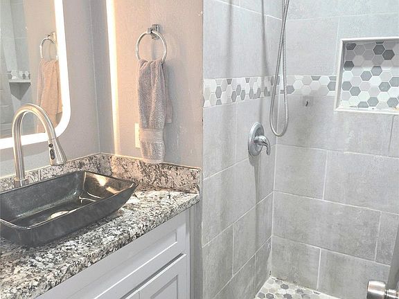4th image of 11703 Teaneck Dr